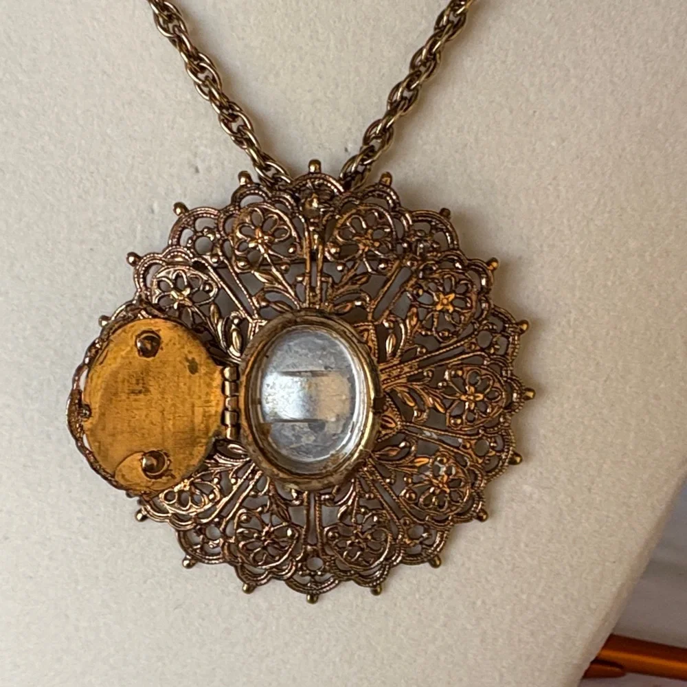 Source Unknown Gold Filigree Necklace with Orange Gem - Picture 2 of 6
